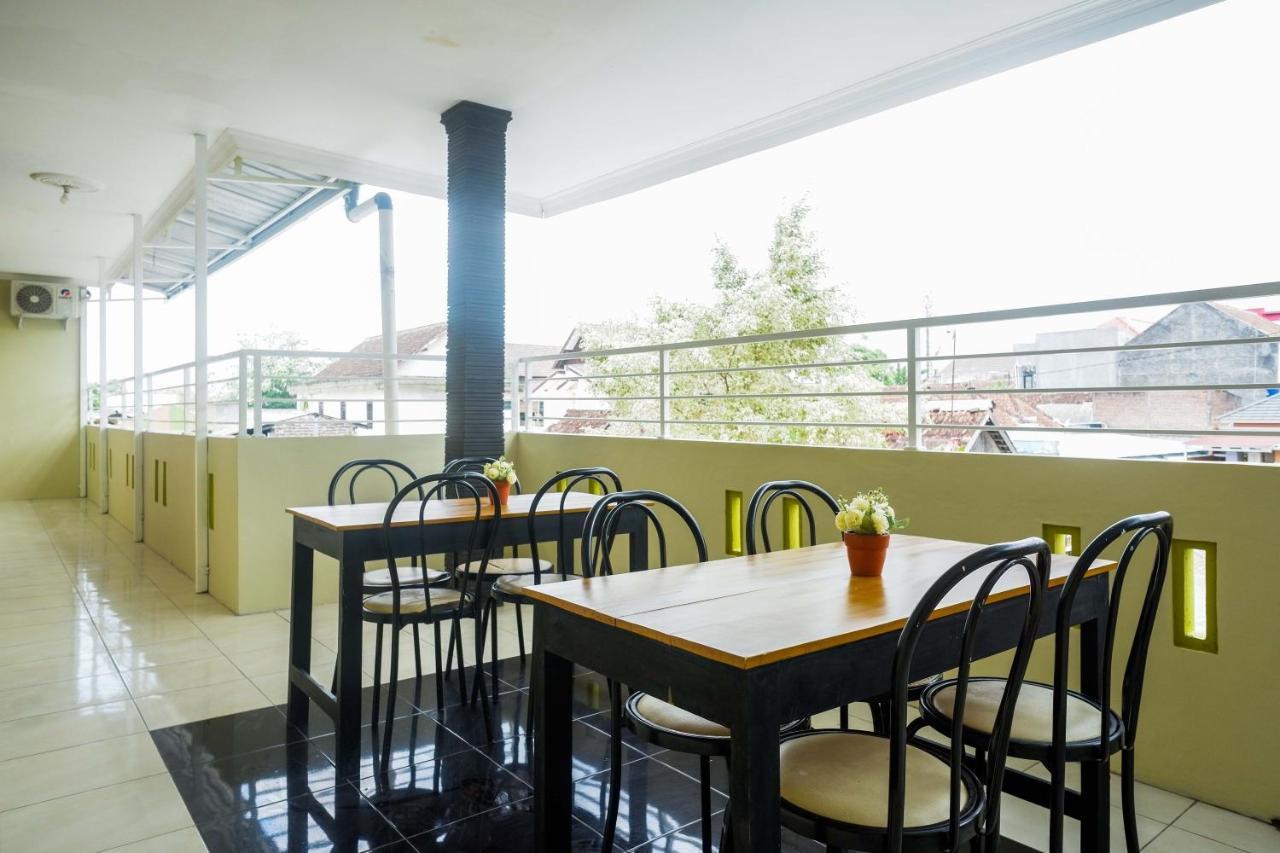 Reddoorz At Pakuncen Malioboro Yogyakarta Hotel Kültér fotó