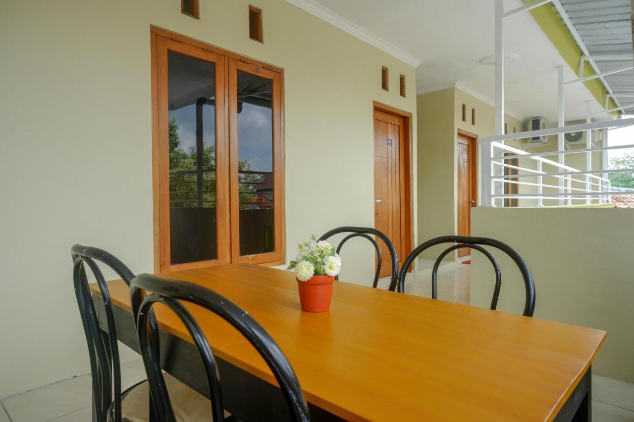Reddoorz At Pakuncen Malioboro Yogyakarta Hotel Kültér fotó